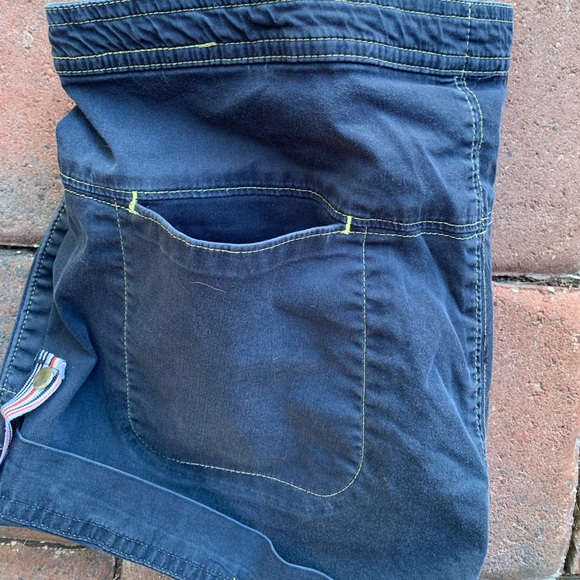 Y2K Nike Shorts - Picture 6 of 11